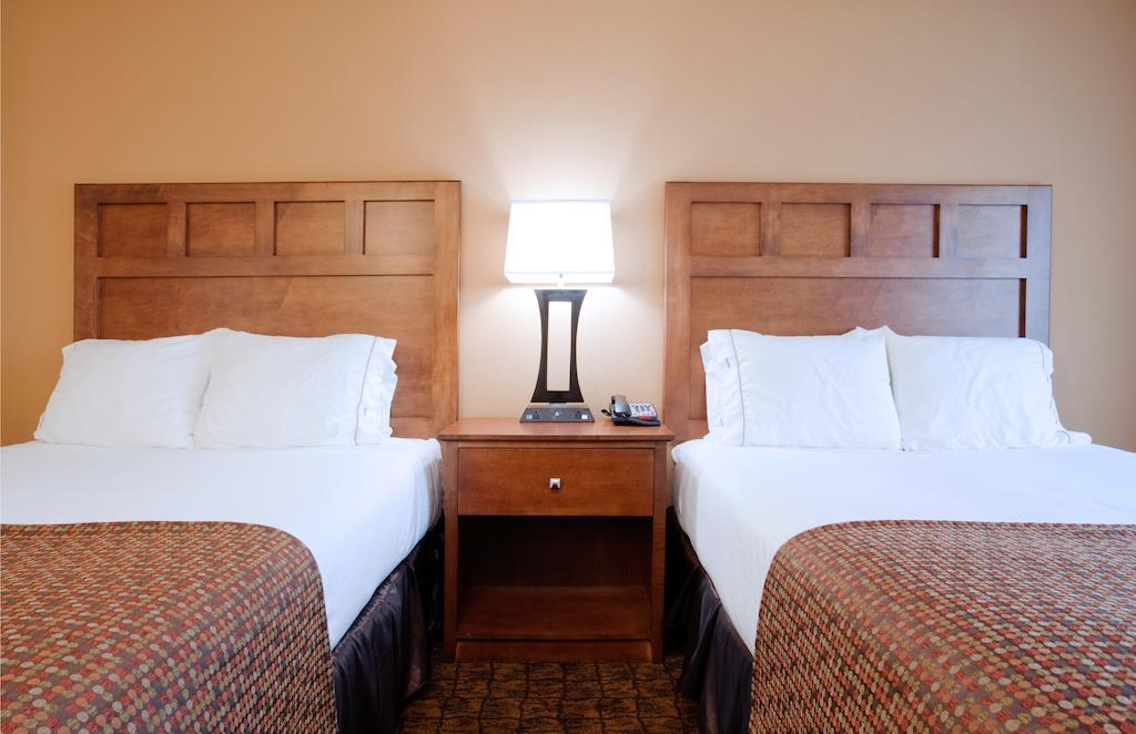 Holiday Inn Express Hotel & Suites Mount Airy By Ihg חדר תמונה