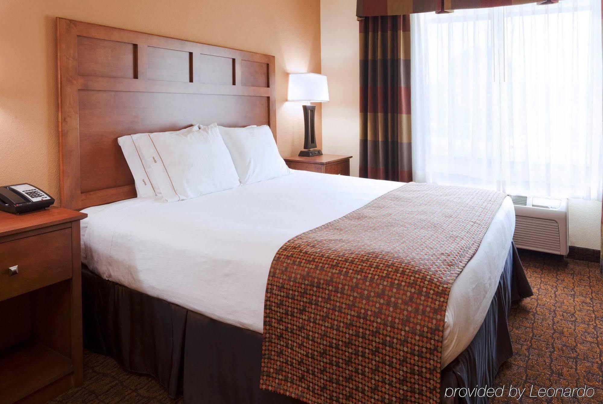 Holiday Inn Express Hotel & Suites Mount Airy By Ihg חדר תמונה
